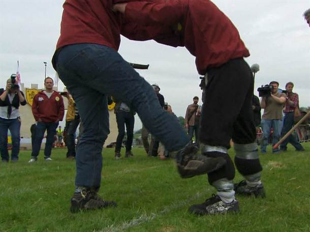 NDc4ODgyMzUxMjQ=_o_the-fine-art-of-competitive-shin-kicking