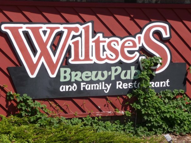 293528_243933422307101_6010425_n